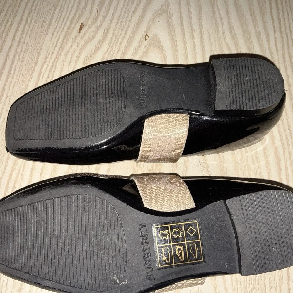 Burberry Girls Dress Shoes‎ Size 25